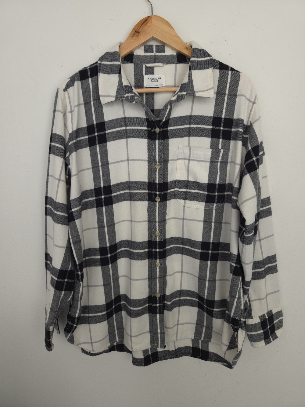 American Eagle Oversized Plaid Flannel Shirt Womens M Black White Cotton Shirt
